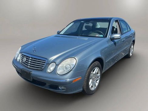 Used 2005 Mercedes-Benz E 320 4MATIC Sedan image 3