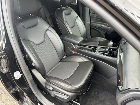 Used 2026 Jeep Compass Latitude AWD/4WD image 11