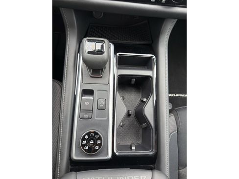 Certified 2024 Nissan Pathfinder SV image 22