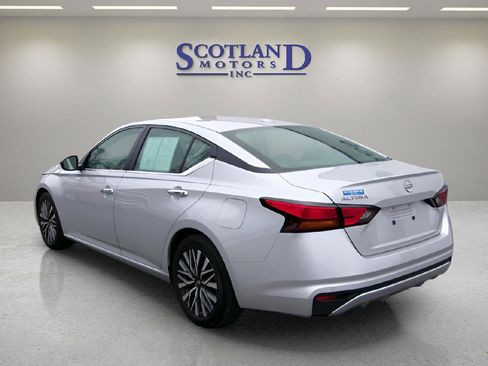 Used 2025 Nissan Altima 2.5 SV image 8