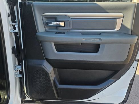 Used 2019 RAM 1500 Classic SLT RWD image 18