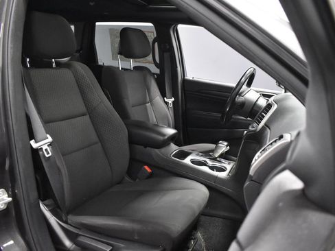 Used 2021 Jeep Grand Cherokee Laredo AWD/4WD image 14