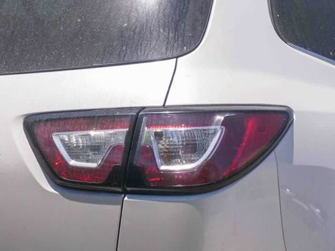 Used 2017 Chevrolet Traverse LT FWD image 10