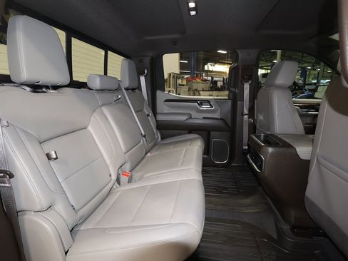 Used 2023 GMC Sierra 1500 SLT w/ SLT Premium Package image 27