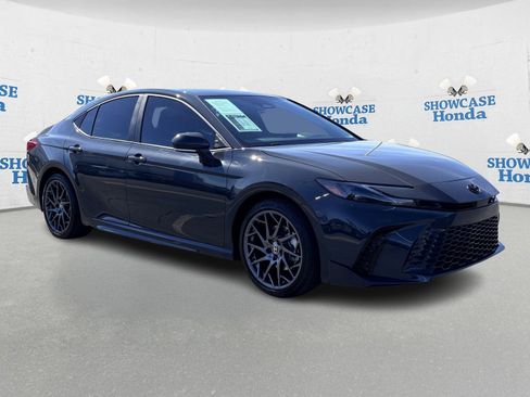 Used 2025 Toyota Camry XSE image 9