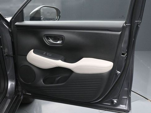 Used 2025 Honda HR-V LX image 10