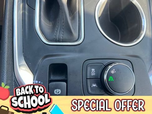 Used 2021 Chevrolet Traverse Premier FWD image 23