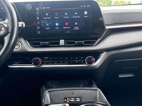 Certified 2025 Chevrolet Equinox RS w/ Safety and Technology Package AWD/4WD image 18