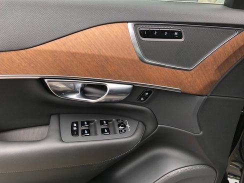 New 2025 Volvo XC90 T8 Plus w/ Protection Package Premier image 12