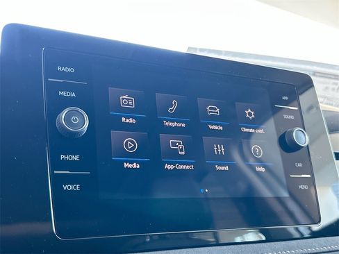 New 2026 Volkswagen Taos SE image 25