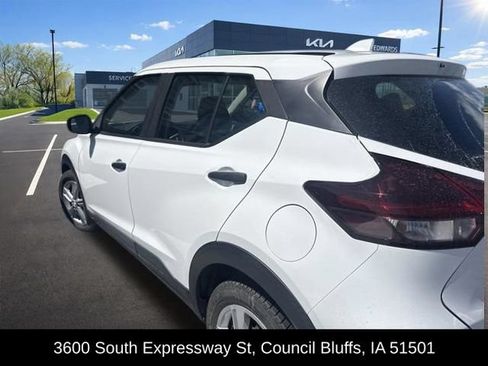 Used 2021 Nissan Kicks S FWD image 13