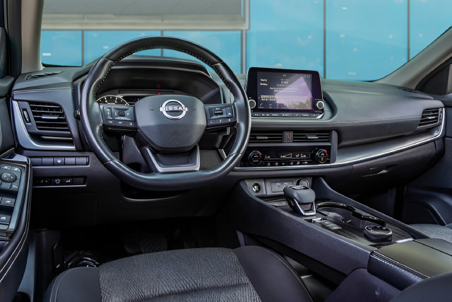 Used 2025 Nissan Rogue SV AWD/4WD image 11