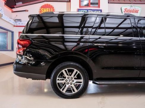 Used 2022 Ford Expedition Max Limited image 7