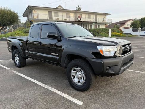 Used 2014 Toyota Tacoma 4x4 Access Cab w/ Convenience Package image 10