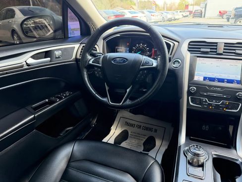 Used 2020 Ford Fusion SEL FWD image 22