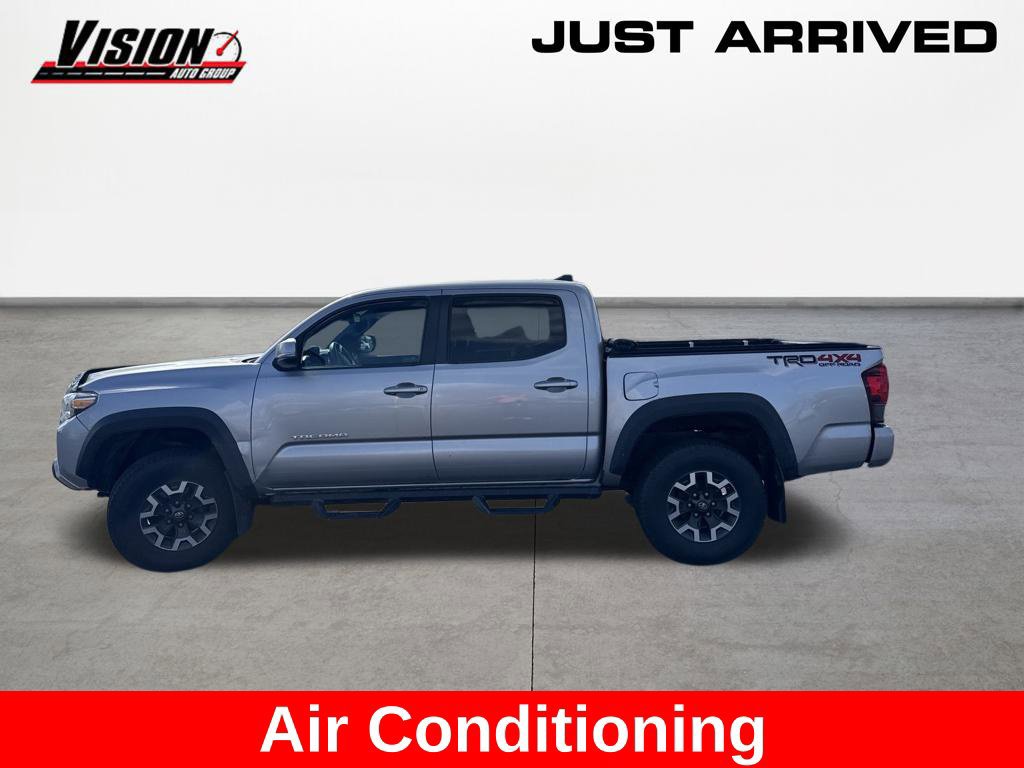 Used 2019 Toyota Tacoma TRD Off-Road w/ Technology Package AWD/4WD image 9