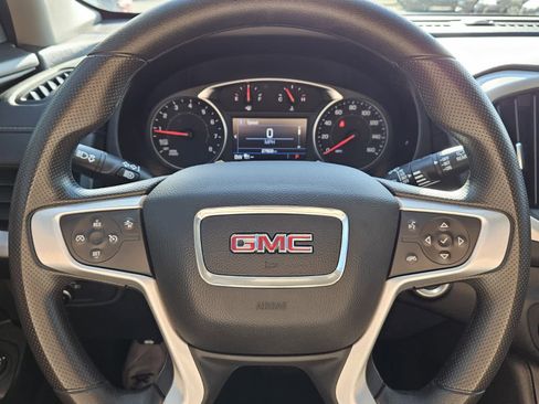 Used 2024 GMC Terrain SLE w/ Driver Convenience Package image 11