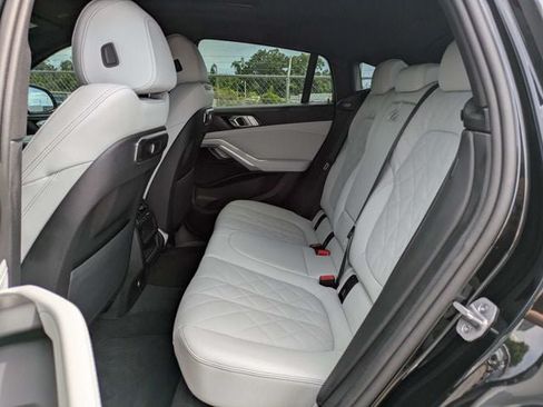 Used 2025 BMW X6 xDrive40i w/ Parking Assistance Package AWD/4WD image 15