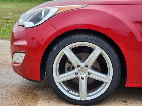 Used 2016 Hyundai Veloster w/ Option Group 03 FWD image 13