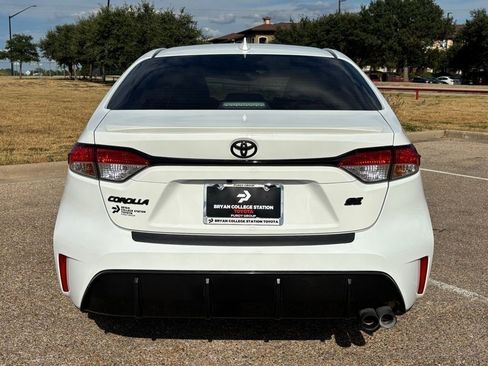 Certified 2025 Toyota Corolla SE image 6