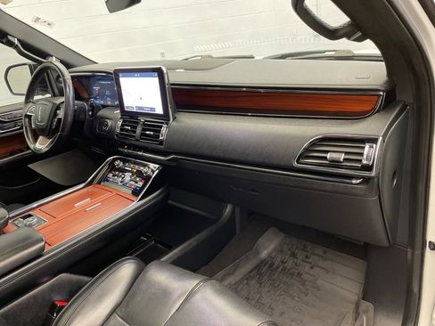 Used 2020 Lincoln Navigator L Reserve image 27