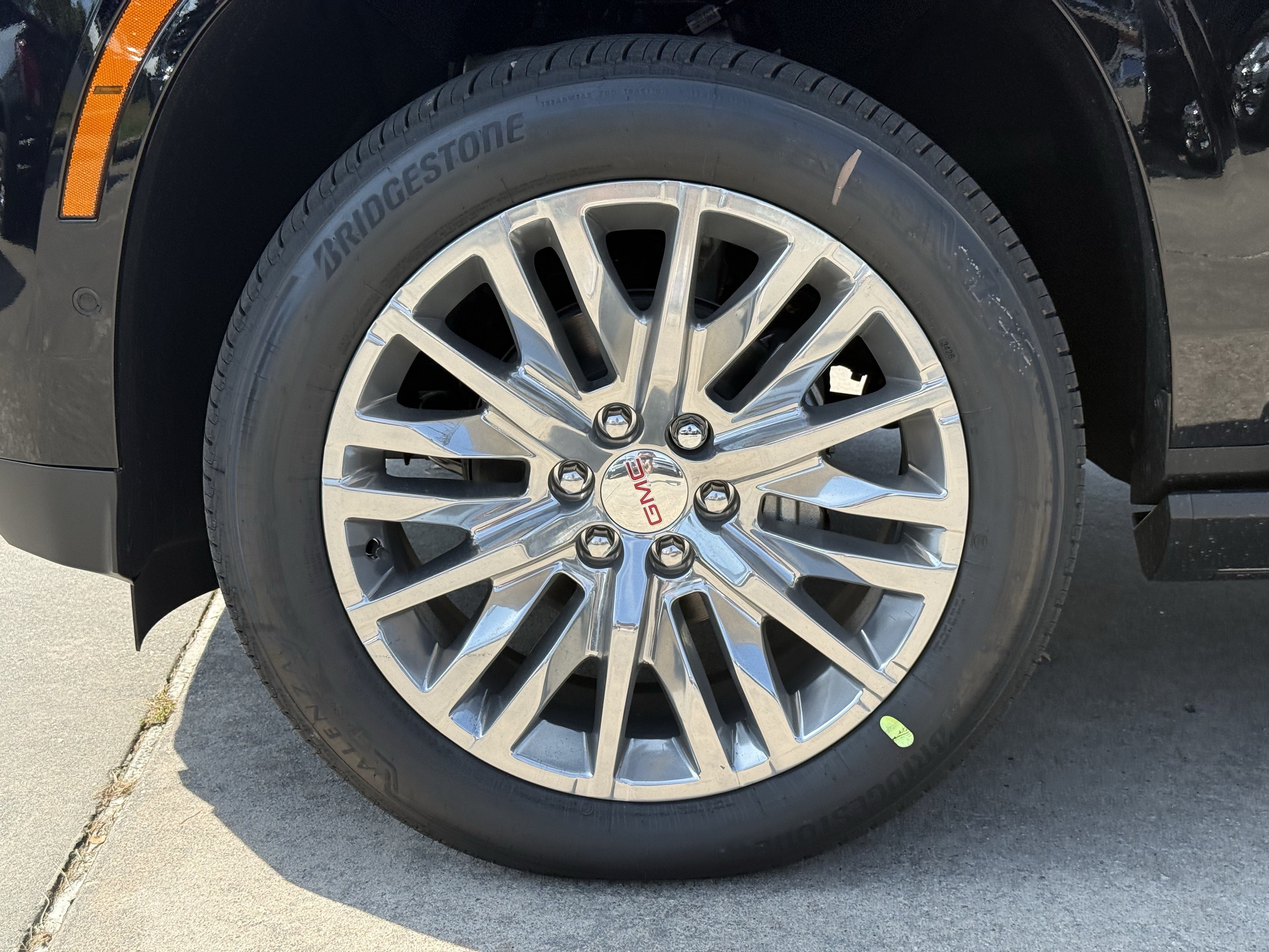 New 2027 GMC Yukon Denali w/ Sun & Power Step Package RWD image 9
