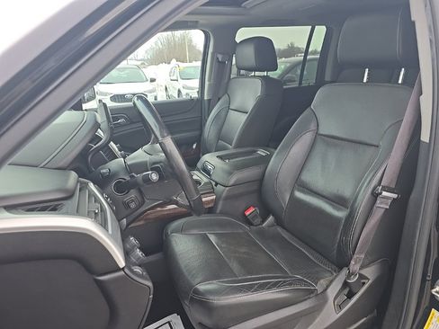 Used 2017 GMC Yukon XL SLT w/ Open Road Package image 18