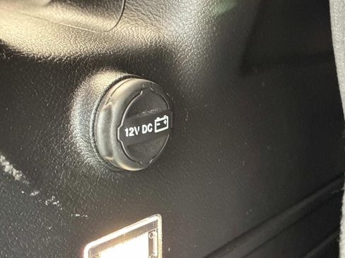Used 2022 Jeep Wrangler Sport AWD/4WD image 13