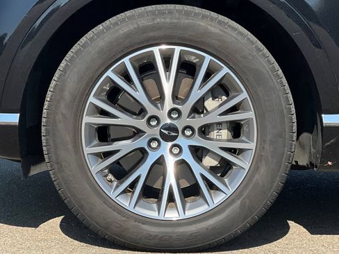 Used 2025 Genesis GV80 2.5T Standard AWD/4WD image 47