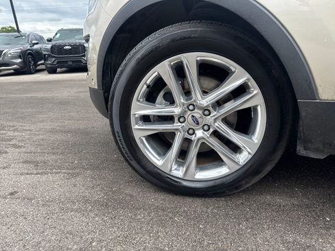 Used 2017 Ford Explorer Limited w/ Equipment Group 301A FWD image 28