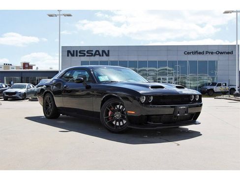 Used 2023 Dodge Challenger SRT Hellcat image 1