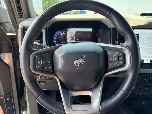 Used 2023 Ford Bronco Badlands image 20