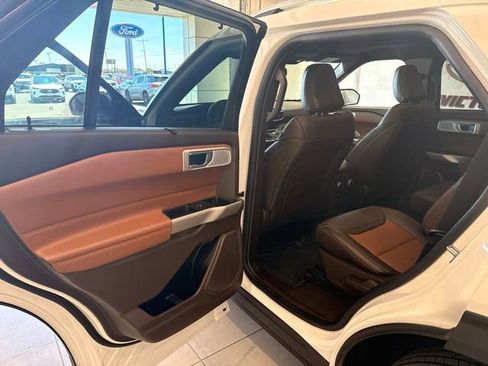 Used 2023 Ford Explorer King Ranch w/ Technology Package AWD/4WD image 15