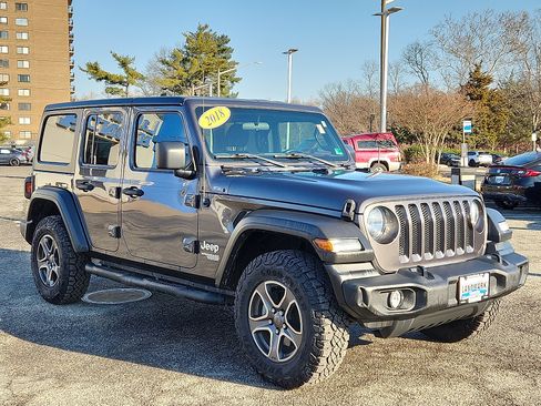 Used 2018 Jeep Wrangler Unlimited Sport S image 3