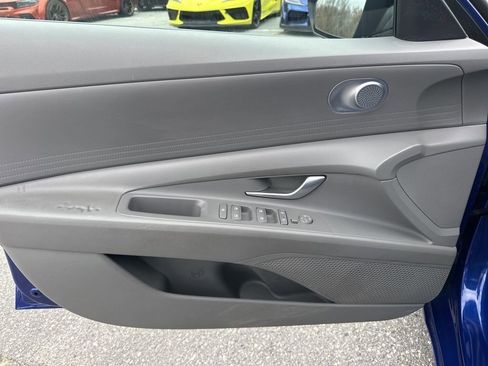 Used 2023 Hyundai Elantra SEL image 22