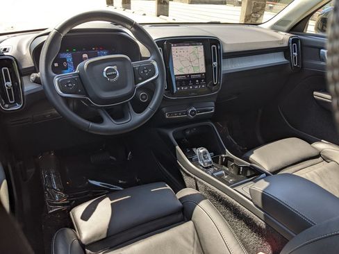 Certified 2024 Volvo XC40 B5 Plus w/ Climate Package AWD/4WD image 12