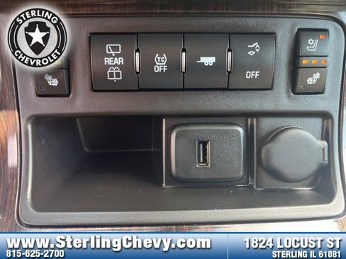 Used 2017 Chevrolet Traverse Premier image 16