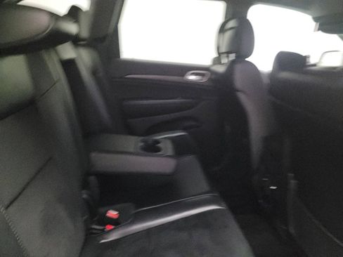 Used 2018 Jeep Grand Cherokee Altitude image 19