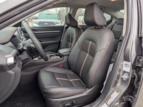 Used 2025 Nissan Altima 2.5 SR image 12