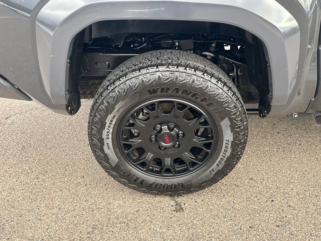 Used 2026 Toyota Tacoma TRD Sport w/ TRD Sport Upgrade Package AWD/4WD image 38