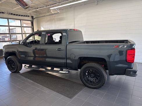 Used 2018 Chevrolet Silverado 1500 LT w/ Texas Edition image 5