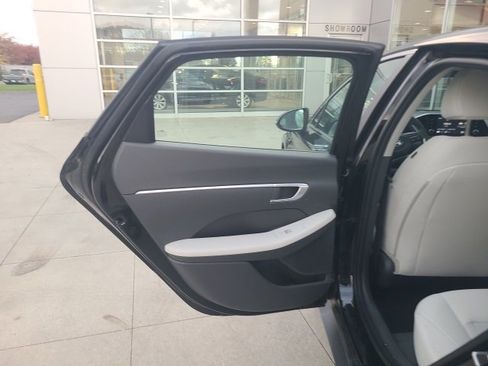 Used 2023 Hyundai Sonata SE image 14