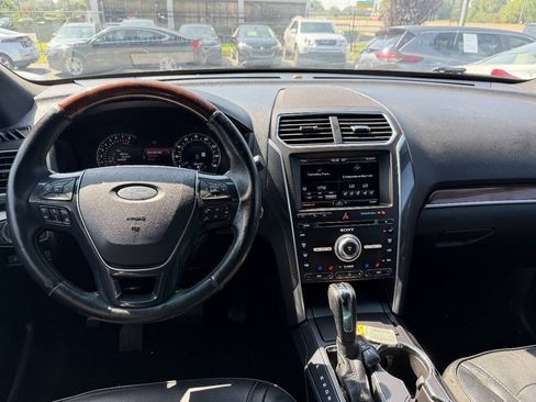 Used 2016 Ford Explorer Platinum AWD/4WD image 18