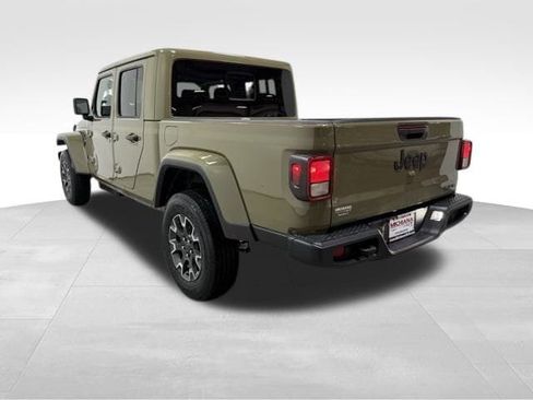 New 2026 Jeep Gladiator Sahara image 9