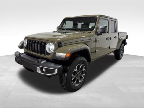 New 2026 Jeep Gladiator Sahara image 2