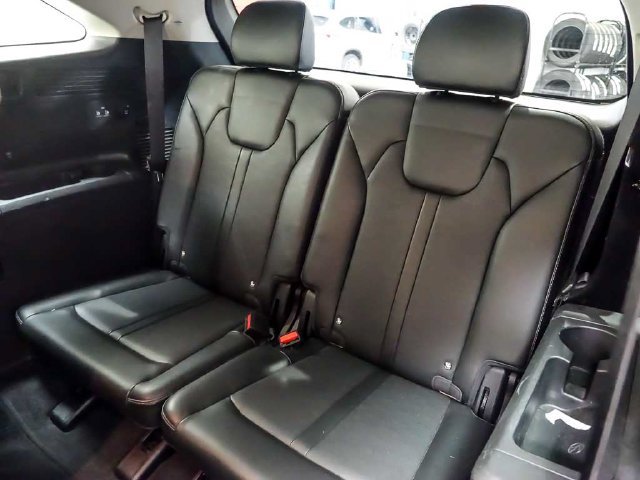 Used 2024 Kia Sorento S FWD image 11