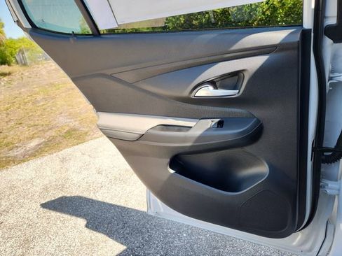 New 2026 Buick Envista Avenir FWD image 10