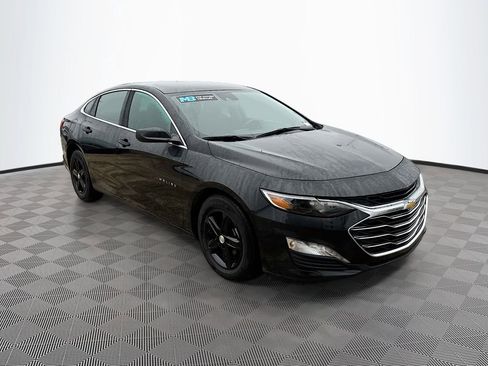 Used 2024 Chevrolet Malibu LT image 3