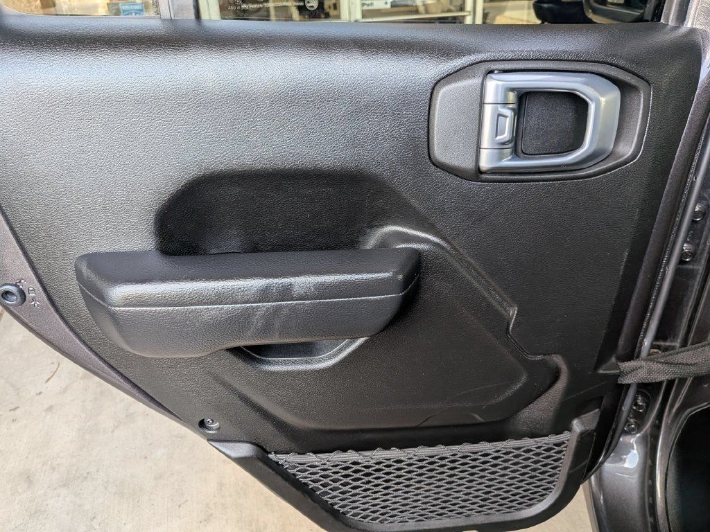 Used 2025 Jeep Wrangler Unlimited Sport AWD/4WD image 25