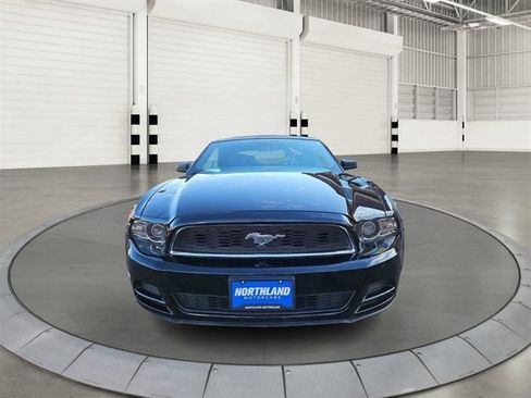 Used 2014 Ford Mustang Convertible image 8